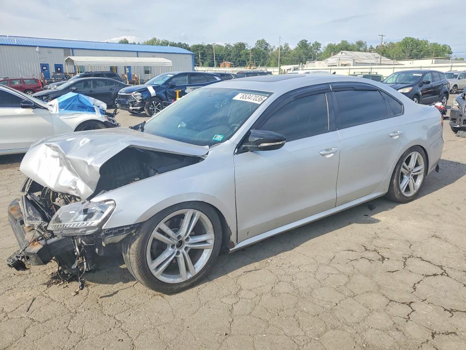 VOLKSWAGEN PASSAT 2012 con VIN 1VWBM7A32CC024248 - Foto de la subasta