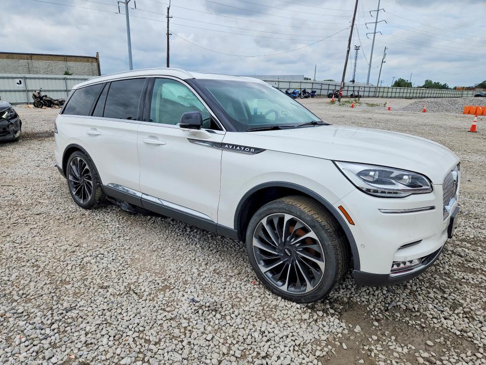 Photo 4 from auction – 2020 LINCOLN AVIATOR with VIN 5LM5J7XC3LGL23765