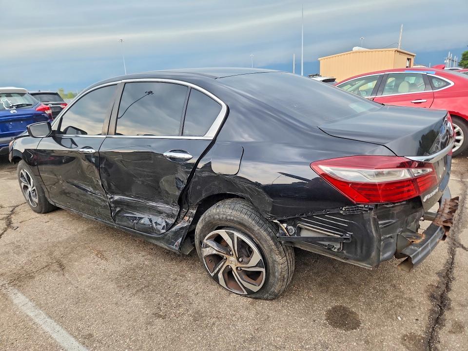 Photo 2 from auction – 2017 HONDA ACCORD with VIN 1HGCR2F3XHA258002