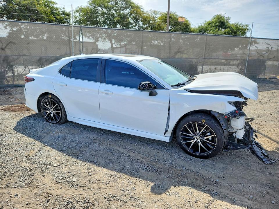 Photo 4 from auction – 2024 TOYOTA CAMRY HYBRID with VIN 4T1S31AK6RU623209