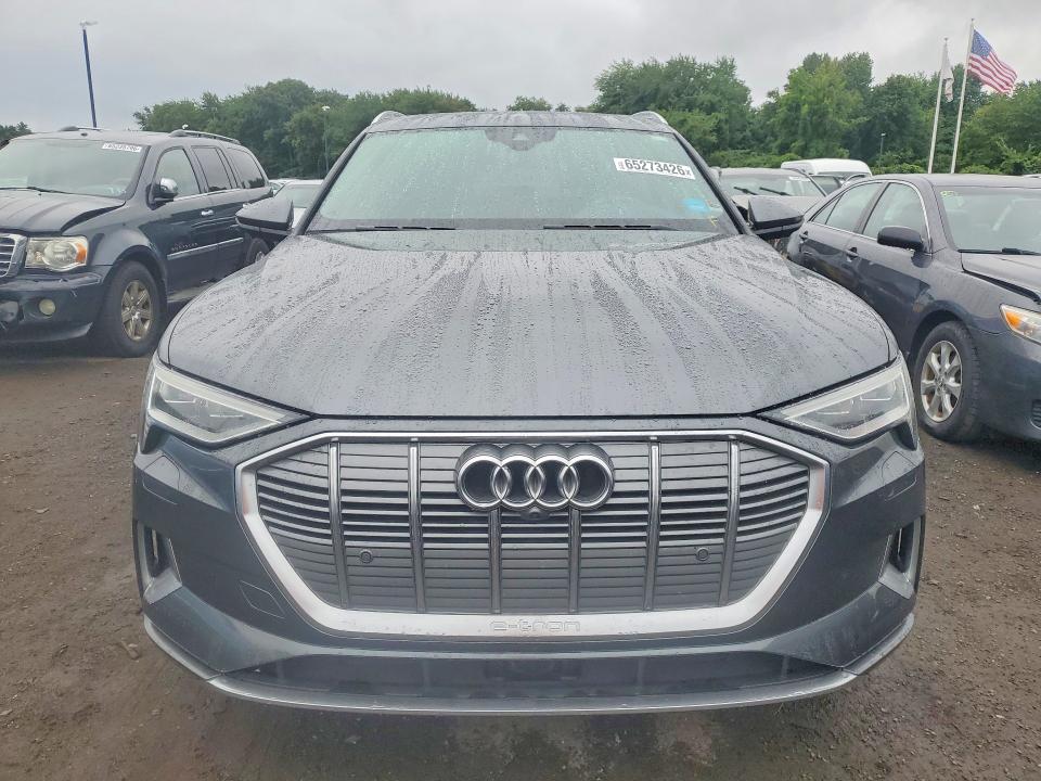 Zdjęcie 5 z aukcji – 2019 AUDI E-TRON z VIN WA1VAAGE3KB006760