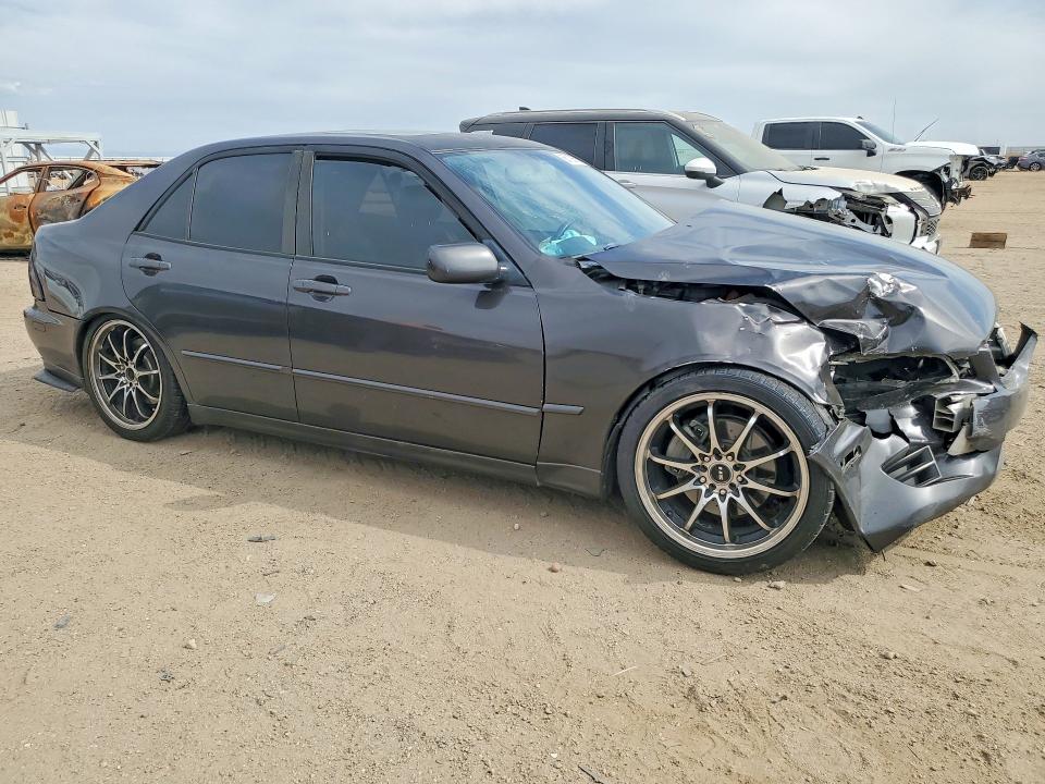 Photo 4 from auction – 2004 LEXUS IS with VIN JTHBD192040084557