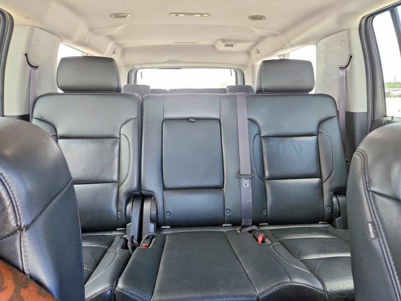 Photo 10 from auction – 2017 CHEVROLET SUBURBAN with VIN 1GNSCHKC0HR207489