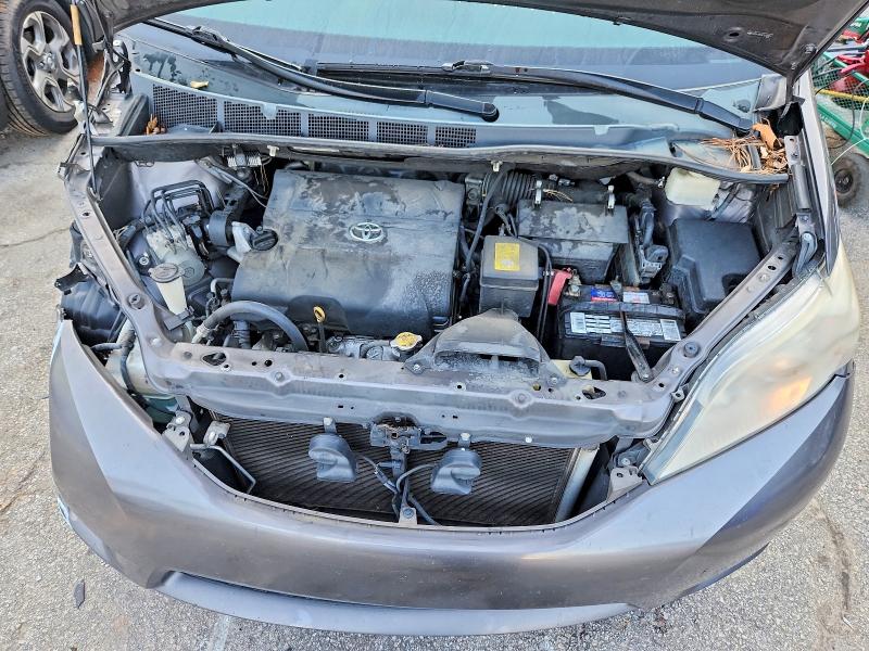 Photo 11 from auction – 2012 TOYOTA SIENNA with VIN 5TDZK3DC9CS233853