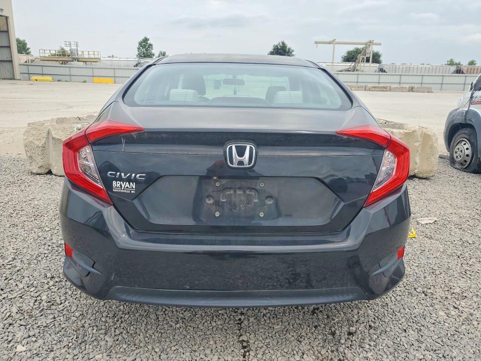 Photo 6 from auction – 2017 HONDA CIVIC with VIN 2HGFC2F55HH568205