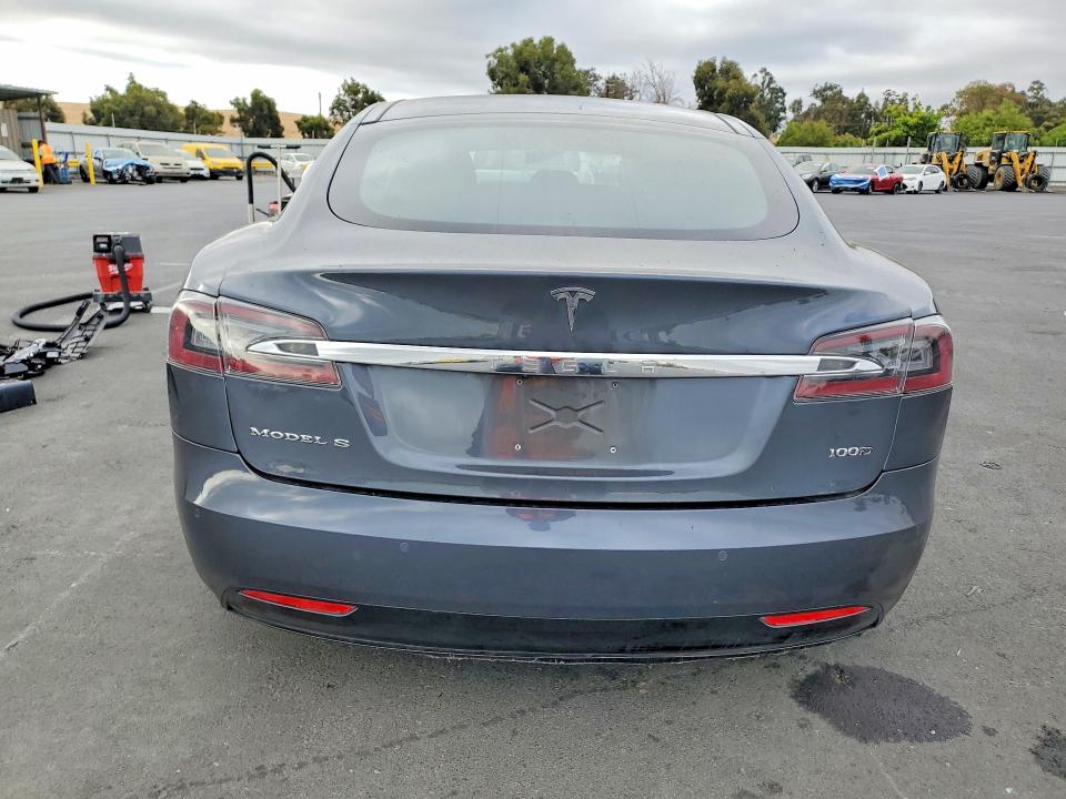 Photo 6 from auction – 2017 TESLA MODEL S with VIN 5YJSA1E20HF205577