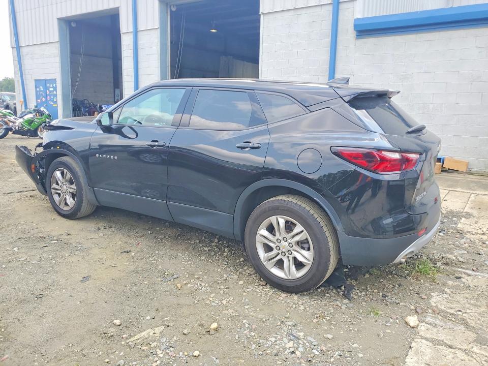 Photo 2 from auction – 2021 CHEVROLET BLAZER with VIN 3GNKBHR48MS579672