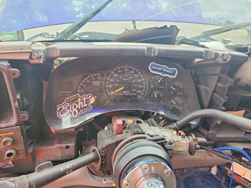 Photo 9 from auction – 2000 CHEVROLET SILVERADO with VIN 2GCEC19T8Y1406138