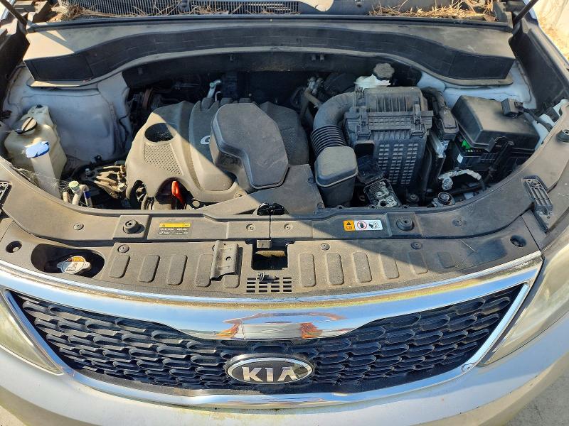 Photo 12 from auction – 2015 KIA SORENTO with VIN 5XYKT4A67FG620325