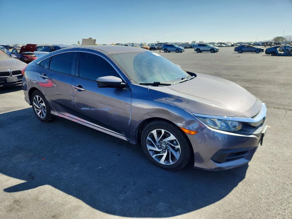 Photo 4 from auction – 2016 HONDA CIVIC with VIN 19XFC2F70GE222301