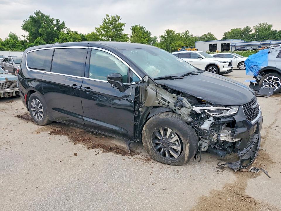 Photo 4 from auction – 2025 CHRYSLER PACIFICA with VIN 2C4RC1S74SR572728