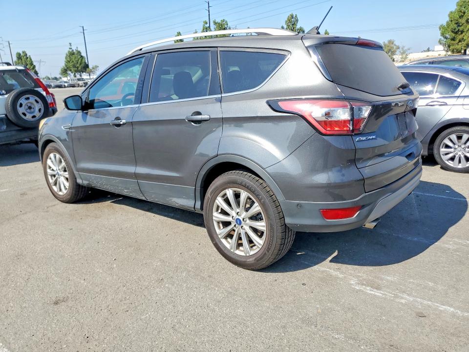 Photo 2 from auction – 2018 FORD ESCAPE with VIN 1FMCU0J97JUA56912