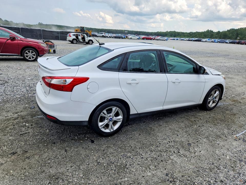 Photo 3 from auction – 2013 FORD FOCUS with VIN 1FADP3F26DL125134