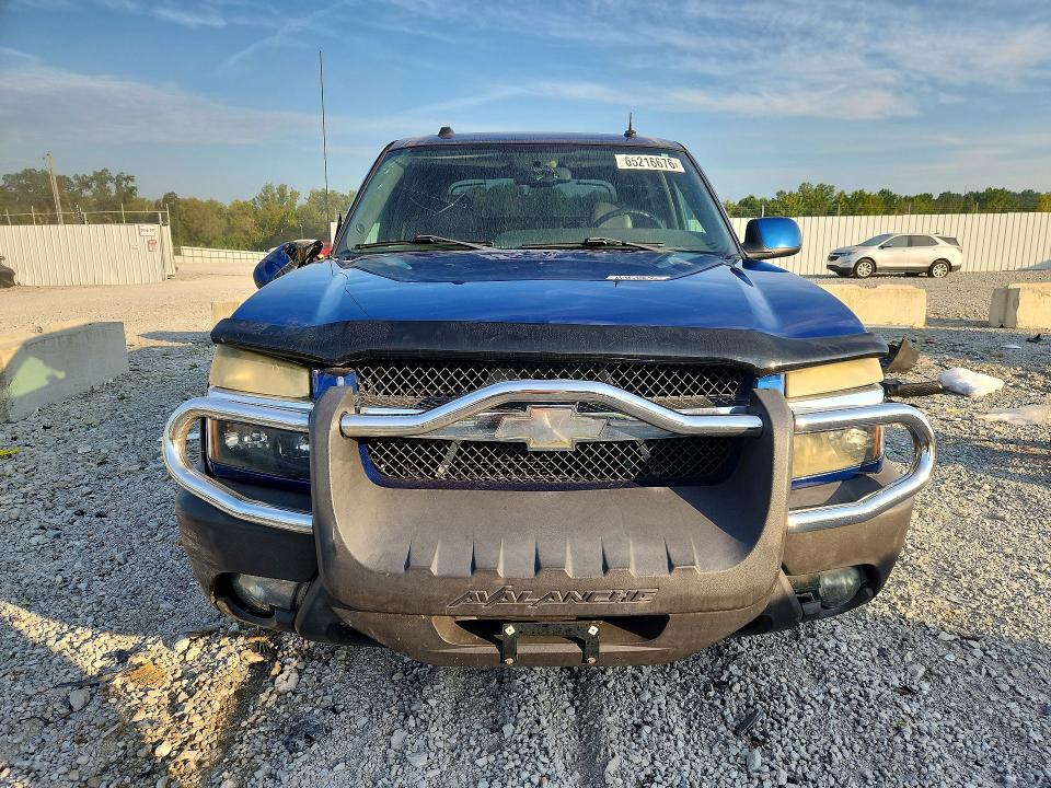 Снимка 5 от търг – 2004 CHEVROLET AVALANCHE с VIN 3GNEK12T04G155573