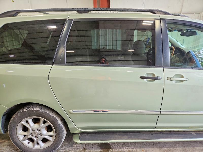 Photo 11 from auction – 2006 TOYOTA SIENNA with VIN 5TDBA22C06S066532