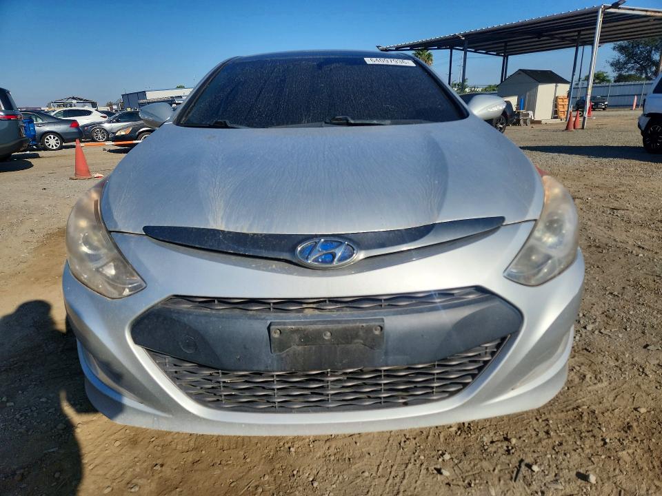Photo 5 from auction – 2013 HYUNDAI SONATA with VIN KMHEC4A44DA071798