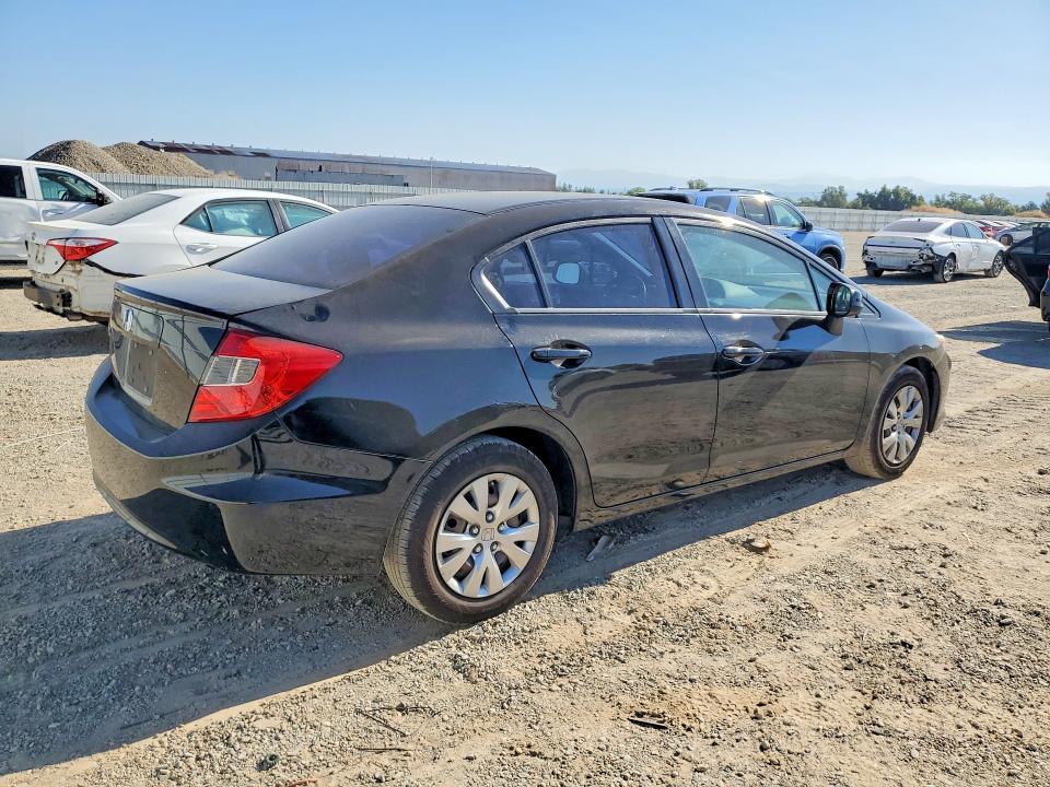 Photo 3 from auction – 2012 HONDA CIVIC with VIN 19XFB2F52CE345979