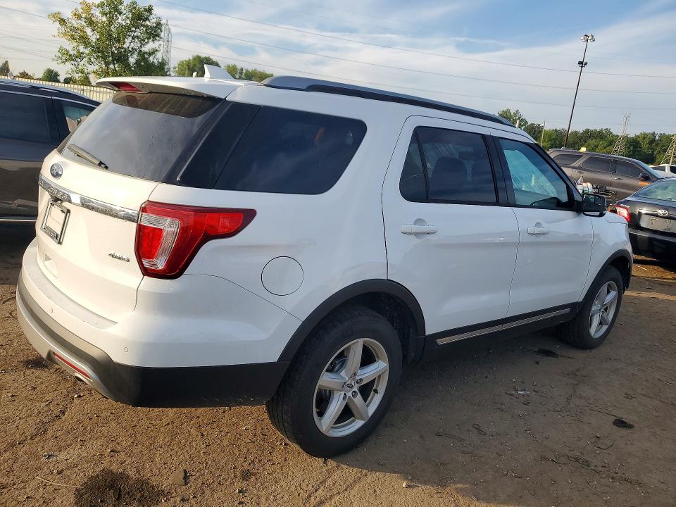 Photo 3 from auction – 2017 FORD EXPLORER with VIN 1FM5K8D89HGD83921