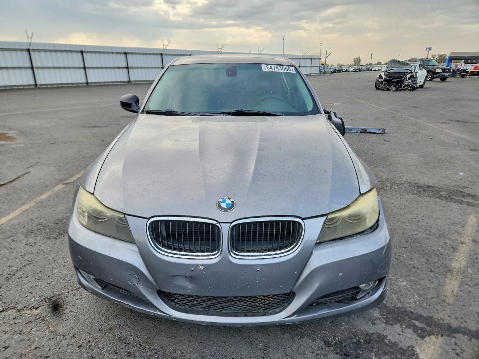 Photo 5 from auction – 2010 BMW 328 with VIN WBAPH5G58ANM70154