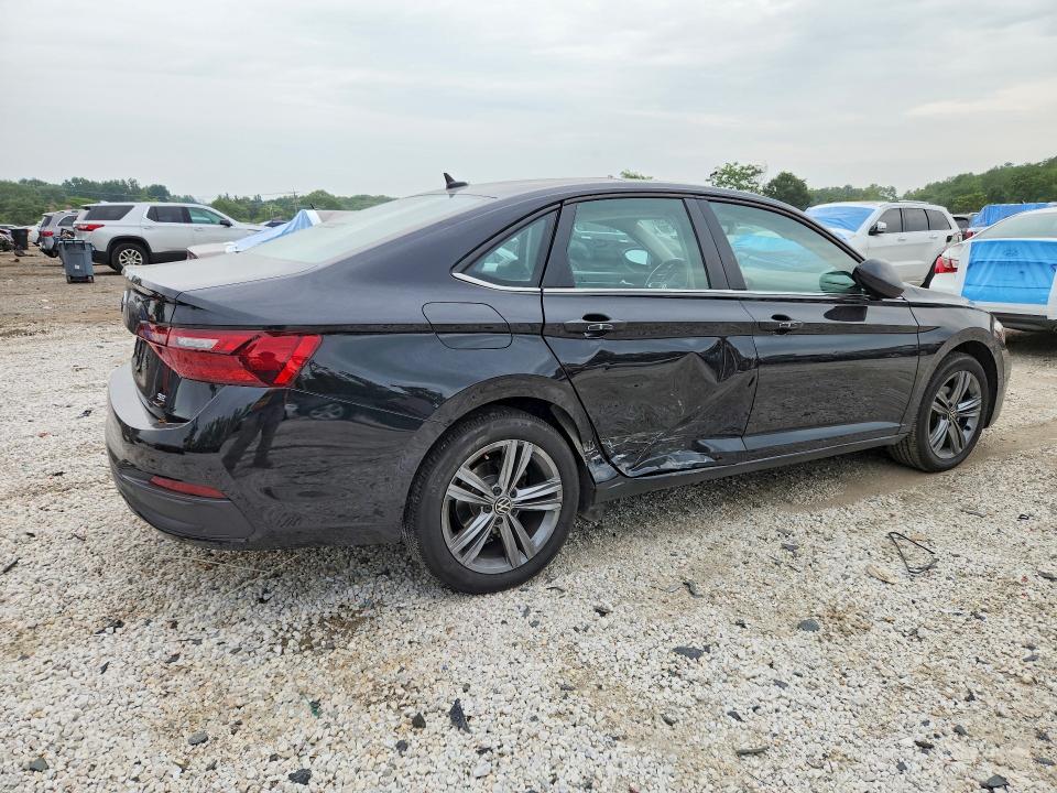 Снимка 3 от търг – 2024 VOLKSWAGEN JETTA с VIN 3VW7M7BU6RM002337