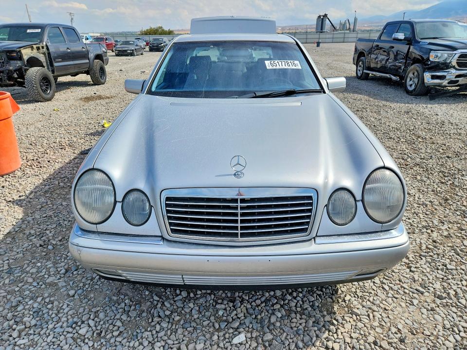 Photo 5 from auction – 1999 MERCEDES-BENZ E with VIN WDBJF65H4XA743428