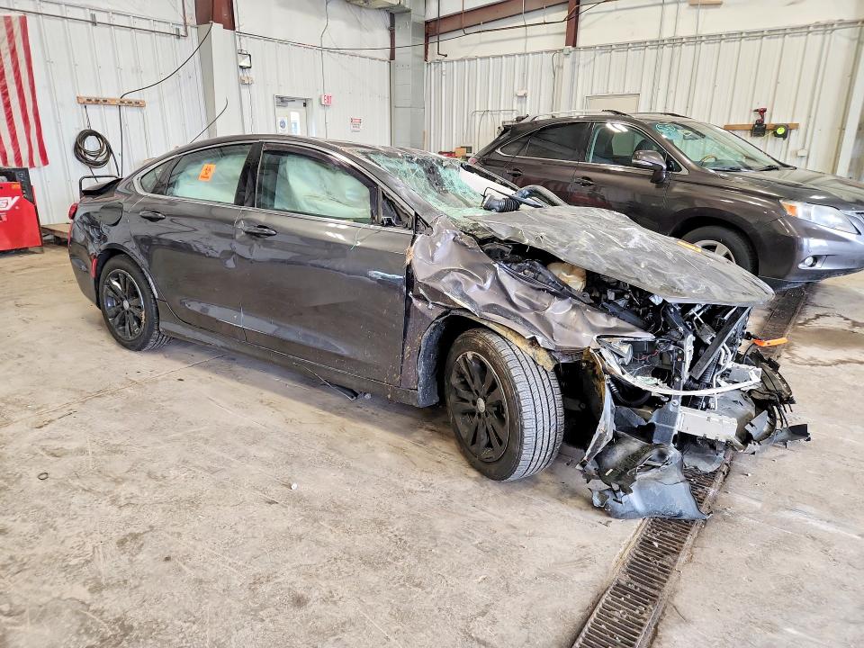 Photo 4 from auction – 2017 CHRYSLER 200 with VIN 1C3CCCFB8HN501347