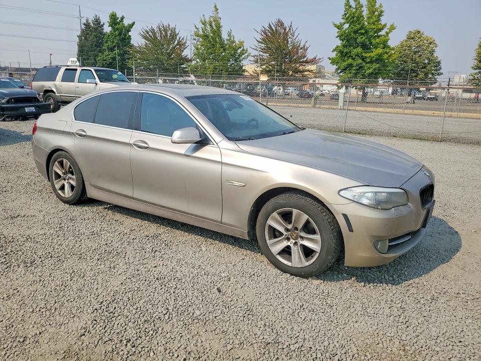 Photo 4 from auction – 2012 BMW 528 with VIN WBAXH5C55CC595178