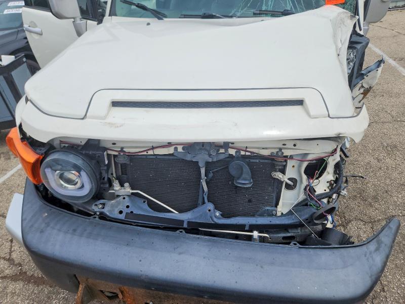 Photo 12 from auction – 2013 TOYOTA FJ CRUISER with VIN JTEBU4BF2DK157900