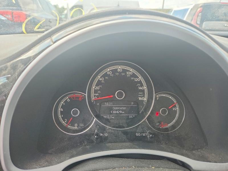 Photo 9 from auction – 2017 VOLKSWAGEN BEETLE with VIN 3VWF17AT3HM606696