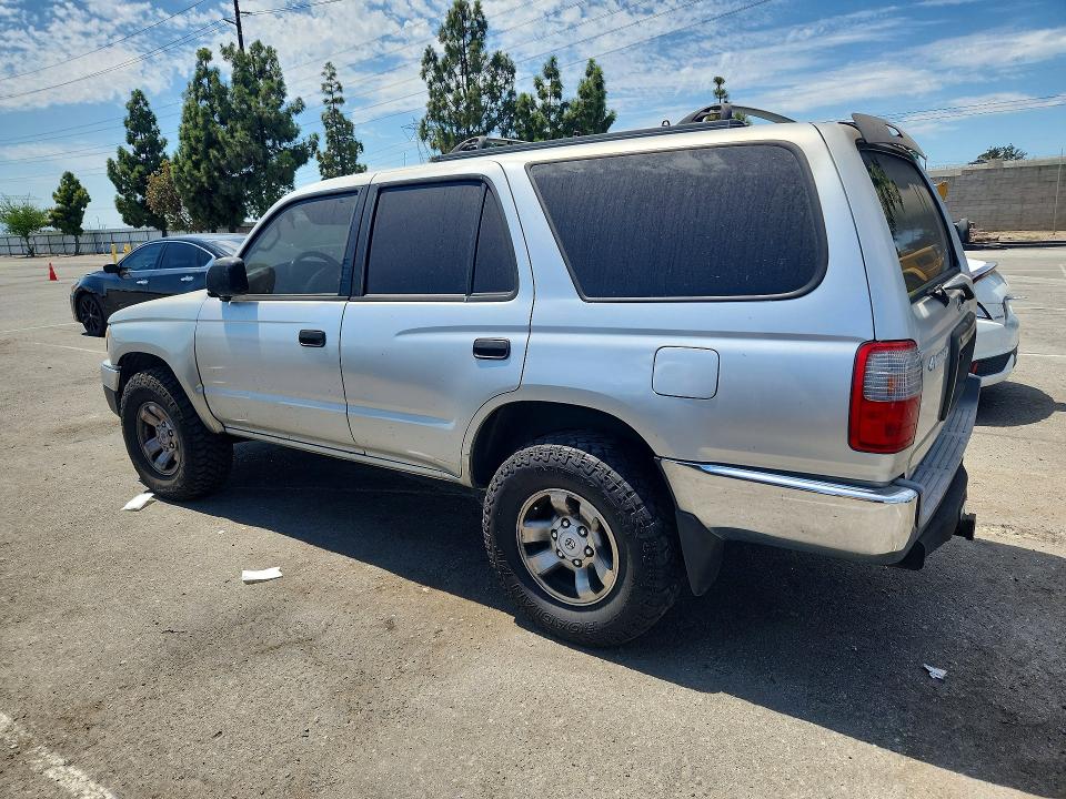 Photo 2 from auction – 2000 TOYOTA 4RUNNER with VIN JT3GM84R6Y0069043