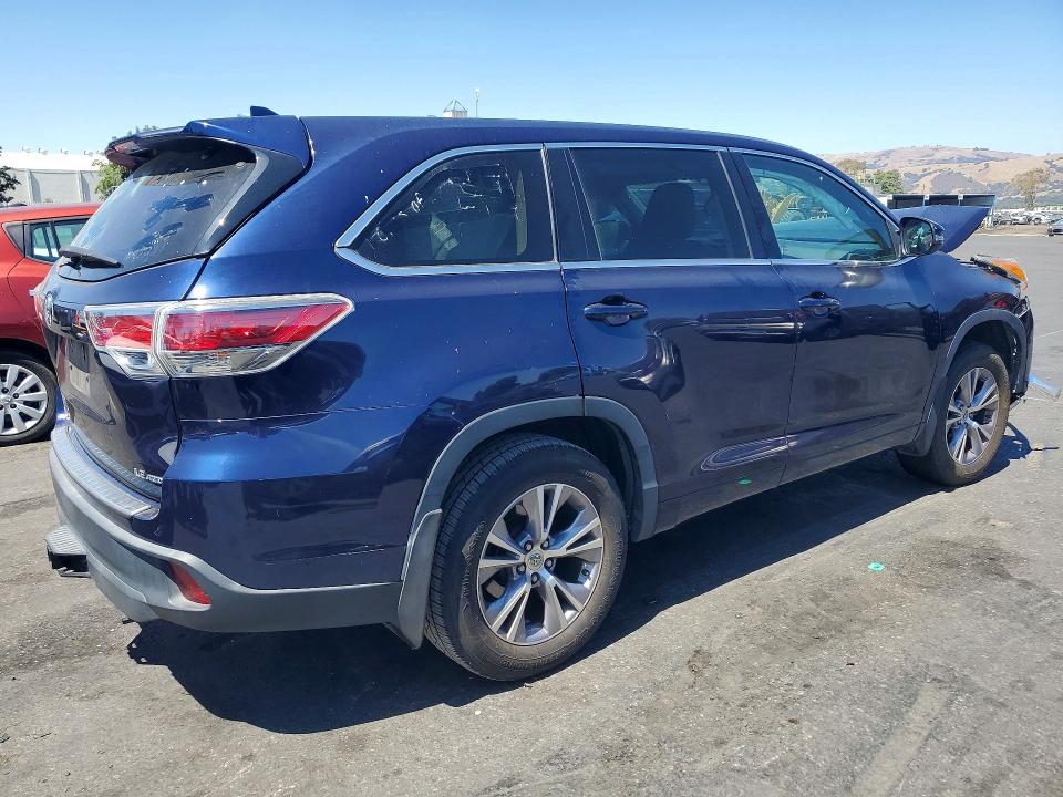 Photo 3 from auction – 2015 TOYOTA HIGHLANDER with VIN 5TDBKRFH4FS219912