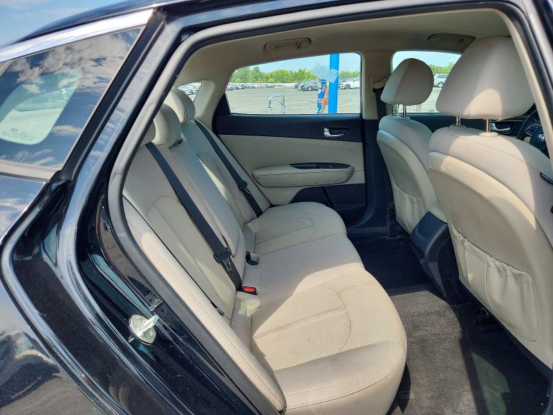 Photo 10 from auction – 2018 KIA OPTIMA with VIN 5XXGT4L35JG232693