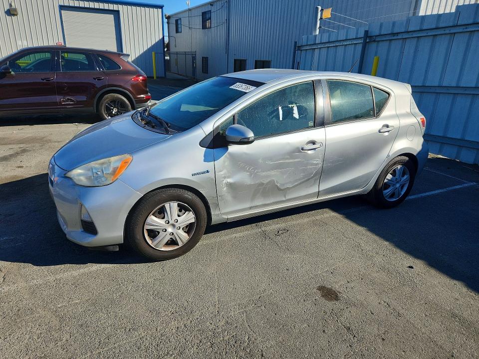 Photo 1 from auction – 2013 TOYOTA PRIUS C with VIN JTDKDTB34D1051863