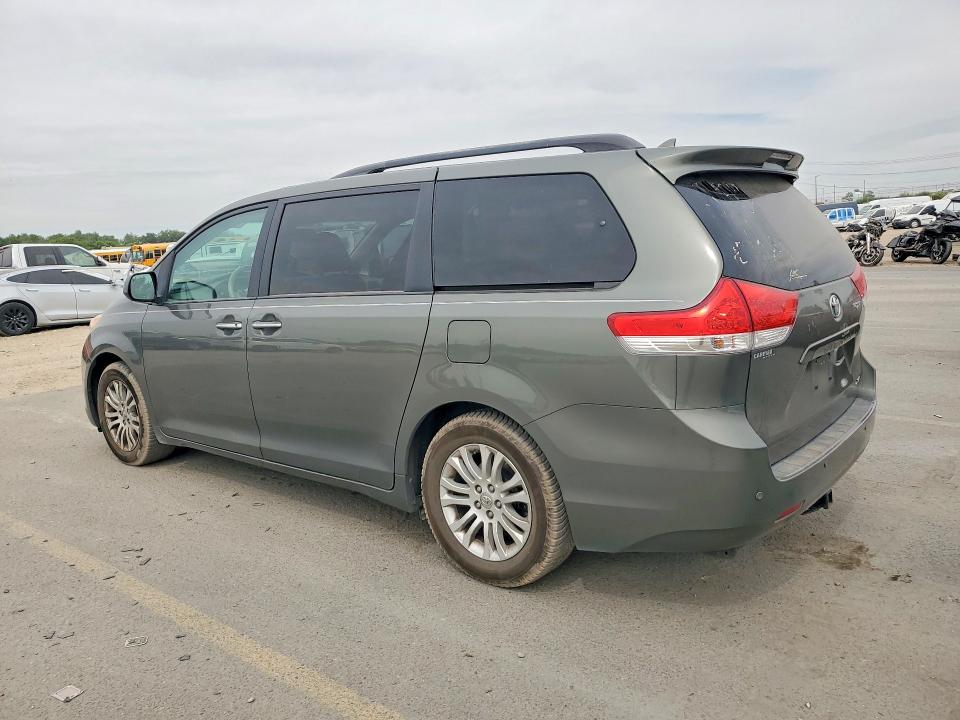 Photo 2 from auction – 2011 TOYOTA SIENNA with VIN 5TDYK3DC2BS099634