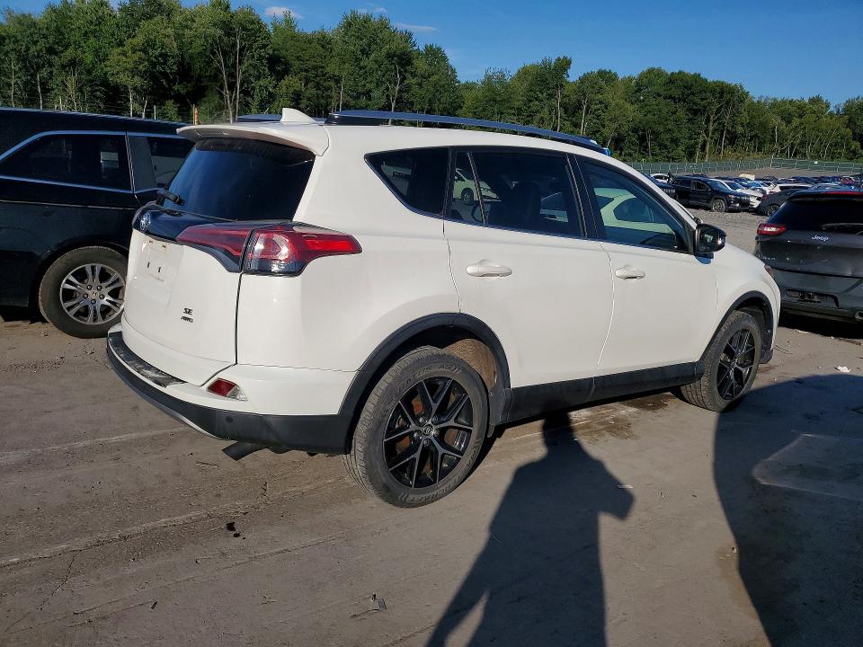 Photo 3 from auction – 2017 TOYOTA RAV4 with VIN JTMJFREV6HD202048