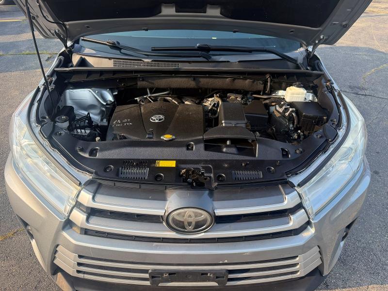 Photo 5 from auction – 2017 TOYOTA HIGHLANDER with VIN 5TDJZRFH0HS394314