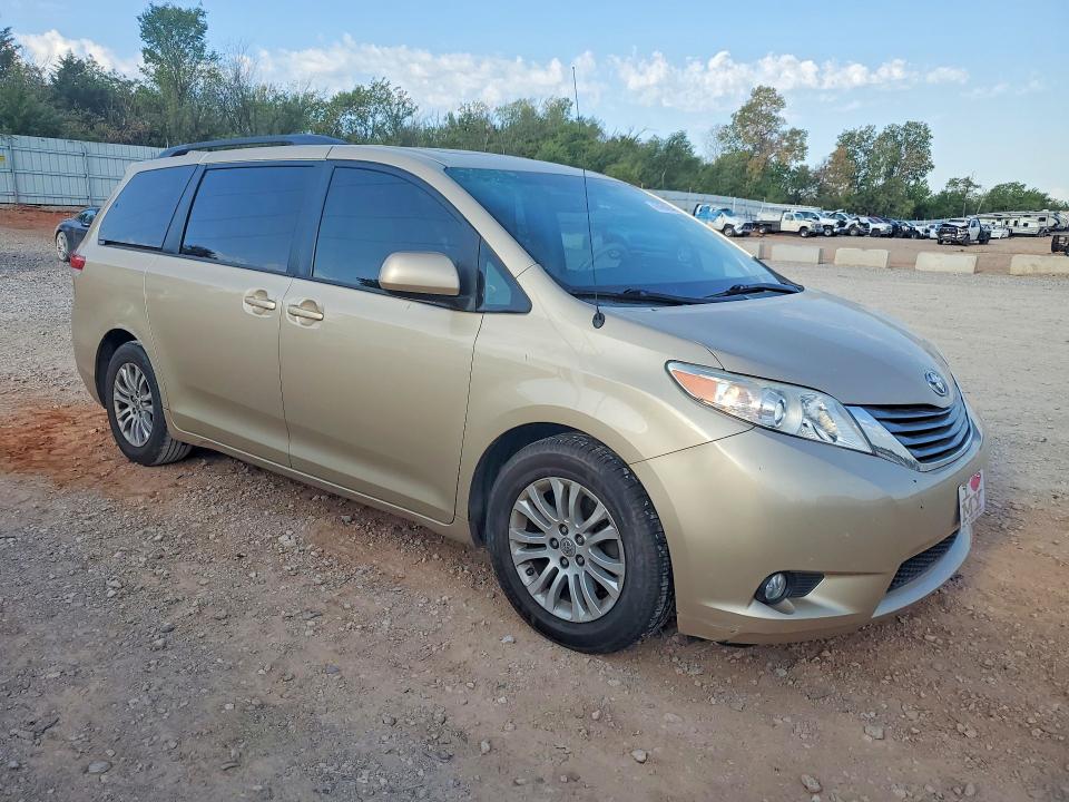 Photo 4 from auction – 2014 TOYOTA SIENNA with VIN 5TDYK3DC8ES487858