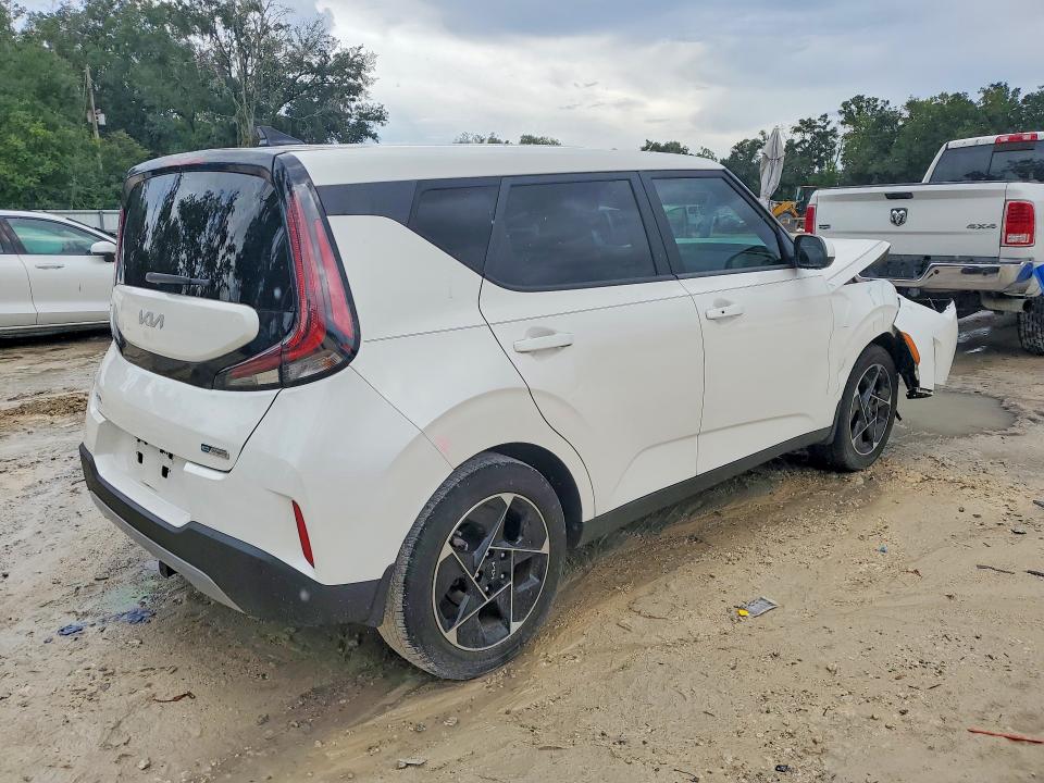 Photo 3 from auction – 2023 KIA SOUL with VIN KNDJ33AU5P7864252