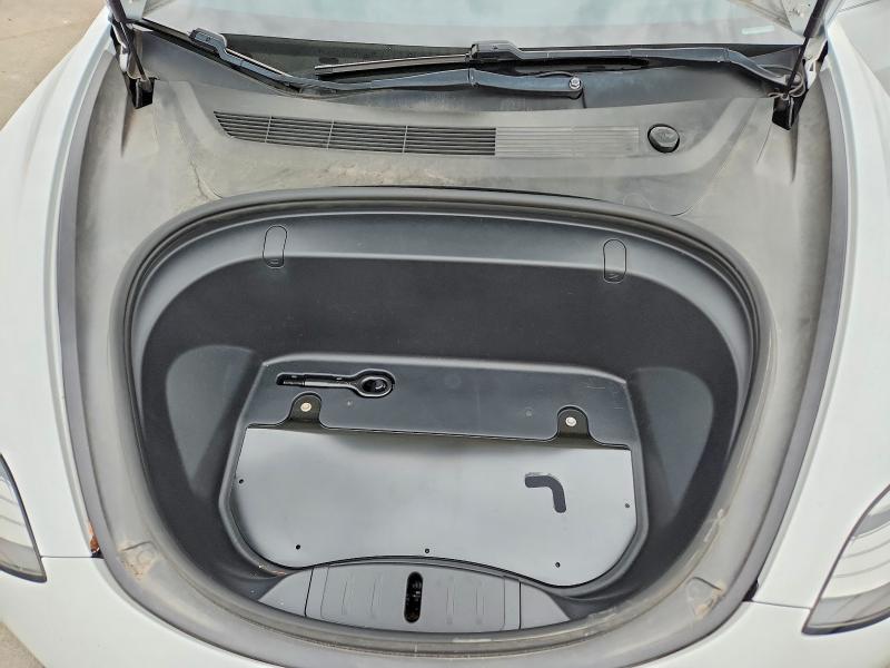 Фото 11 с аукциона – 2018 TESLA MODEL 3 с VIN 5YJ3E1EB6JF117678