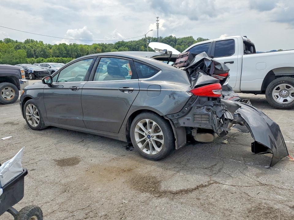 Фото 2 с аукциона – 2020 FORD FUSION с VIN 3FA6P0LU7LR196744