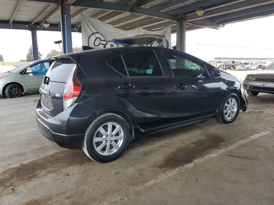 Photo 3 from auction – 2017 TOYOTA PRIUS C with VIN JTDKDTB32H1592495