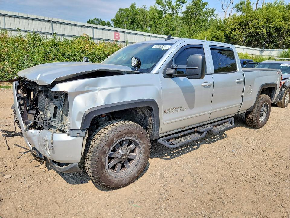 CHEVROLET SILVERADO 2017 with VIN 3GCUKREC2HG454163 - Photo from auction