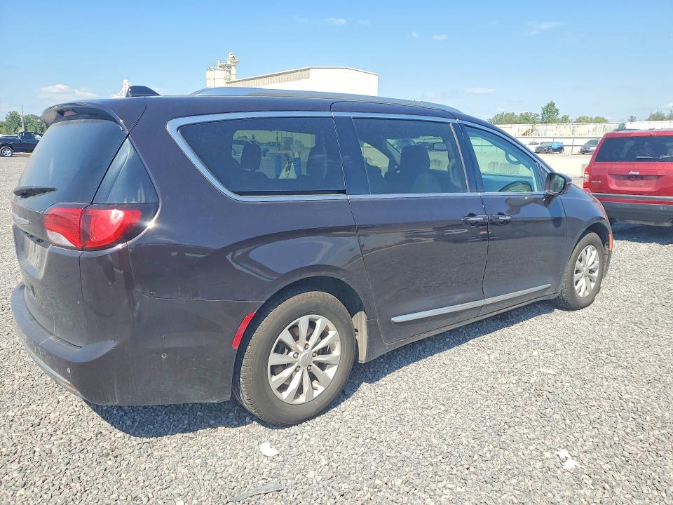 Photo 3 from auction – 2019 CHRYSLER PACIFICA with VIN 2C4RC1BG7KR655330