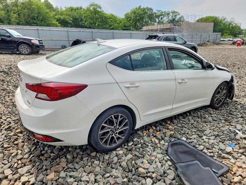 Photo 3 from auction – 2019 HYUNDAI ELANTRA with VIN 5NPD84LF1KH415643