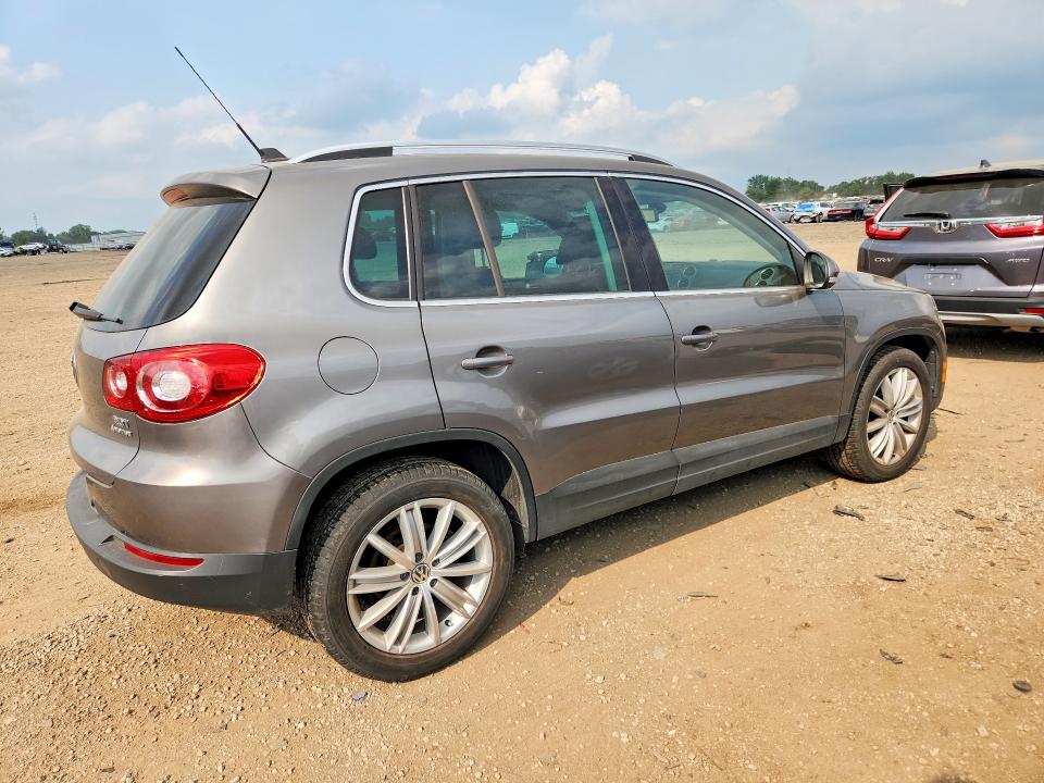 Photo 3 from auction – 2010 VOLKSWAGEN TIGUAN with VIN WVGBV7AX7AW538137