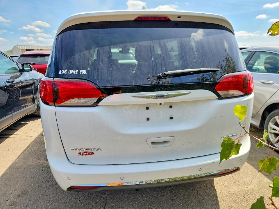 Photo 6 from auction – 2017 CHRYSLER PACIFICA with VIN 2C4RC1GG8HR821713