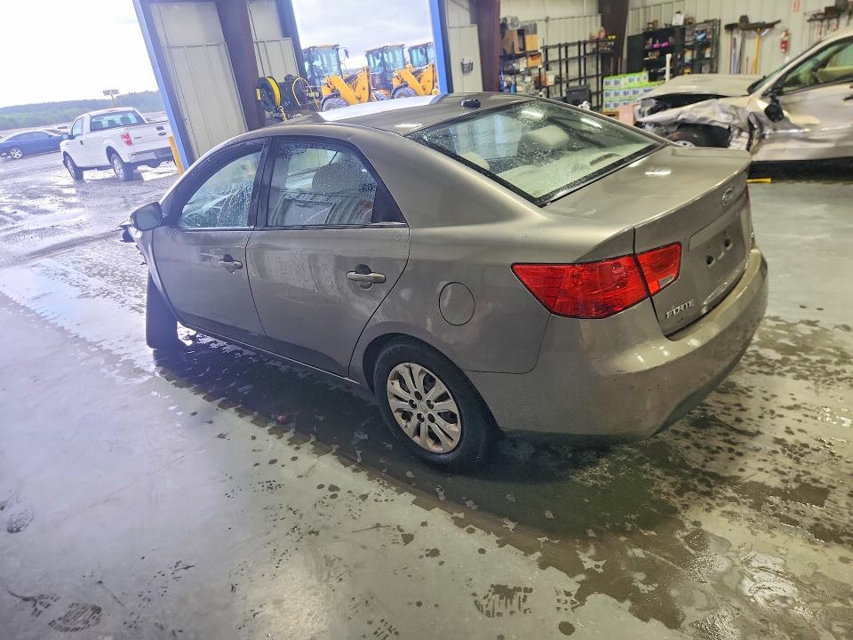 Photo 2 from auction – 2010 KIA FORTE with VIN KNAFU4A23A5058224