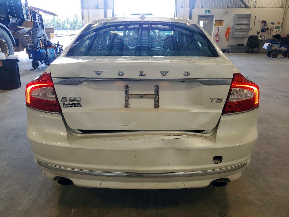 Photo 6 from auction – 2015 VOLVO S80 with VIN YV140MAC0F1183544