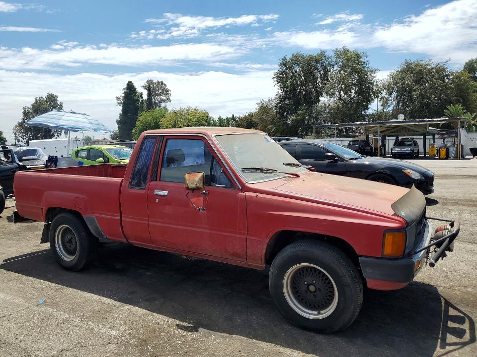 Photo 4 from auction – 1985 TOYOTA PICKUP with VIN JT4RN56D1F5045640