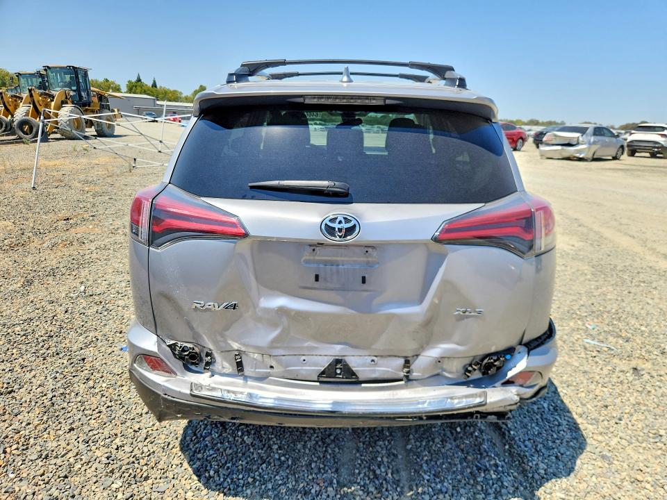 Photo 6 from auction – 2017 TOYOTA RAV4 with VIN 2T3WFREV2HW398174